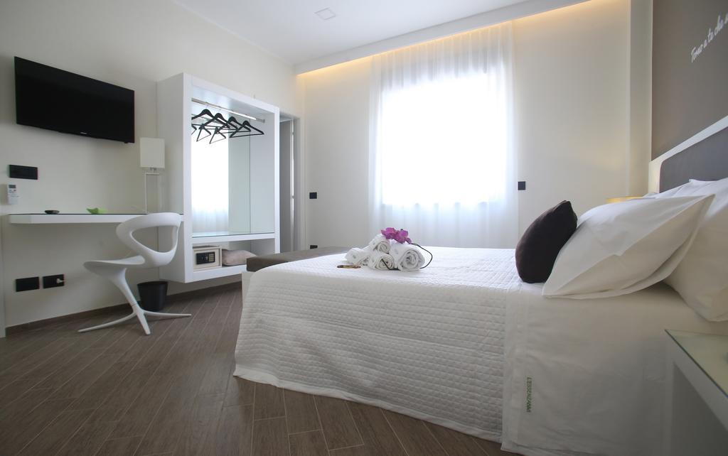 L'Essenza B&B เรจโจ ดี คาลาเบีย ห้อง รูปภาพ