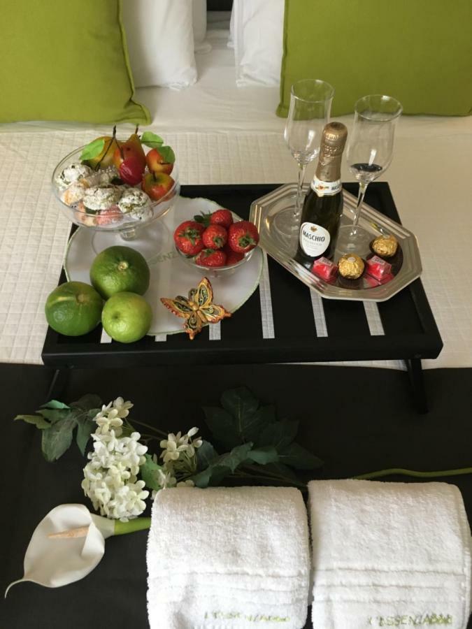 L'Essenza B&B เรจโจ ดี คาลาเบีย ภายนอก รูปภาพ
