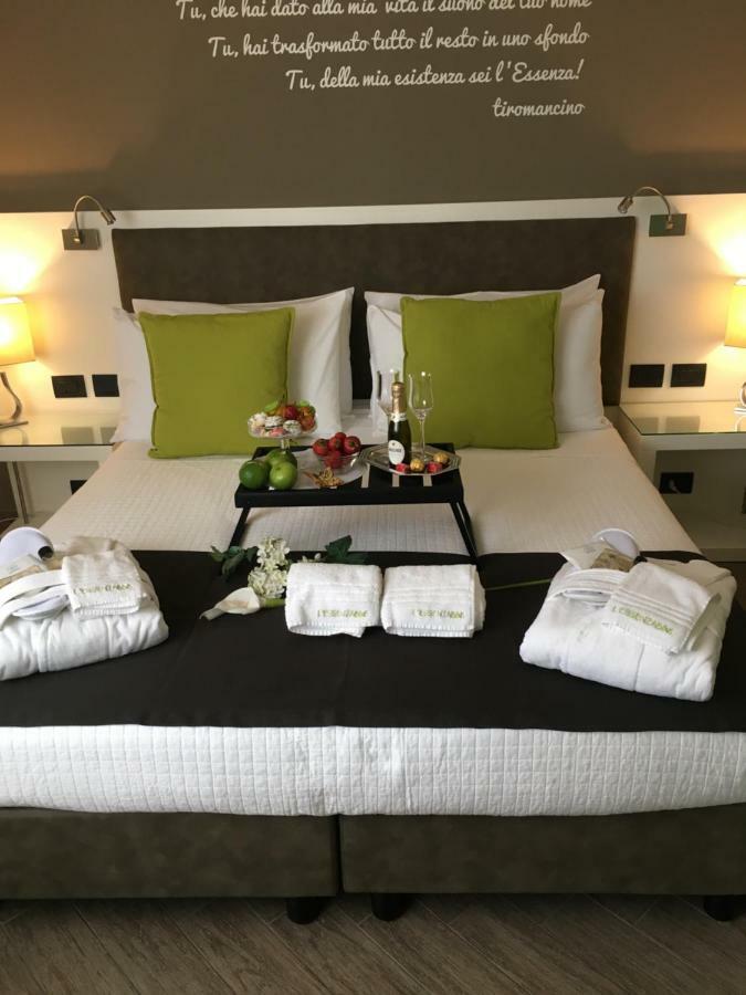 L'Essenza B&B เรจโจ ดี คาลาเบีย ภายนอก รูปภาพ