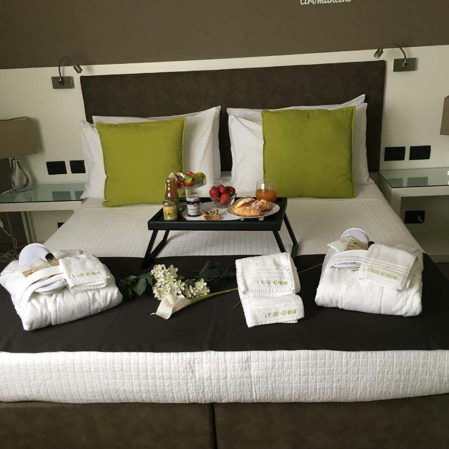 L'Essenza B&B เรจโจ ดี คาลาเบีย ภายนอก รูปภาพ